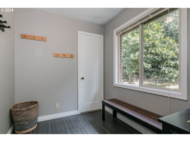 1151 Lorane Hwy, Eugene, OR 97405