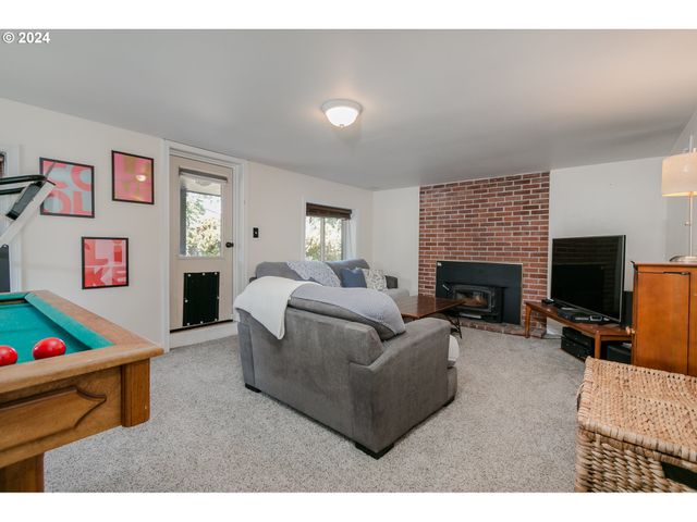 1151 Lorane Hwy, Eugene, OR 97405