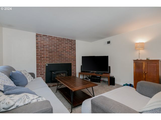 1151 Lorane Hwy, Eugene, OR 97405