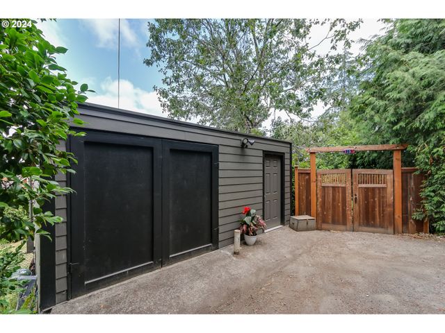 1151 Lorane Hwy, Eugene, OR 97405