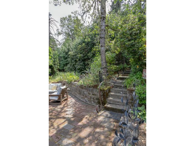 1151 Lorane Hwy, Eugene, OR 97405