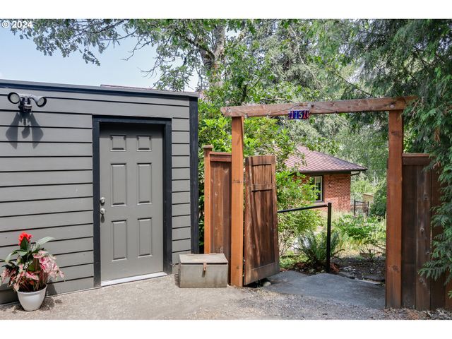 1151 Lorane Hwy, Eugene, OR 97405