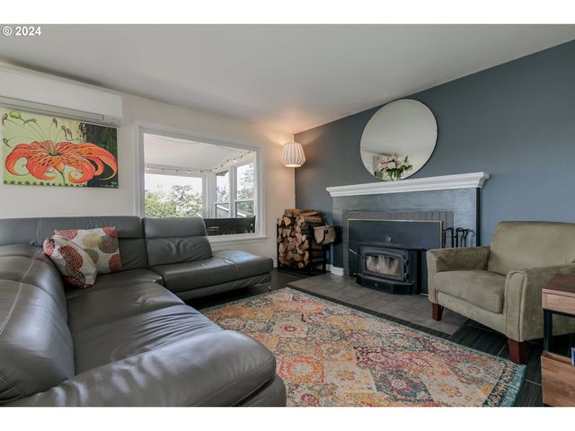 1151 Lorane Hwy, Eugene, OR 97405