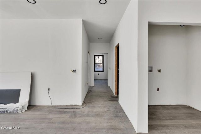 36 Locust Grove Road, Saratoga Springs, NY 12866