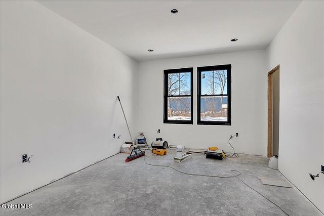 36 Locust Grove Road, Saratoga Springs, NY 12866