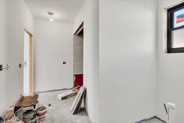 36 Locust Grove Road, Saratoga Springs, NY 12866