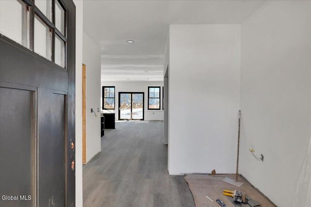 36 Locust Grove Road, Saratoga Springs, NY 12866