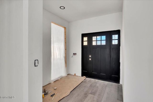 36 Locust Grove Road, Saratoga Springs, NY 12866