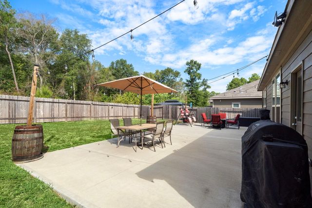 4210 Amber Ruse Drive, Conroe, TX 77304