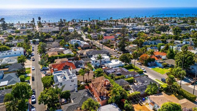 618 Gravilla Pl, La Jolla, CA 92037