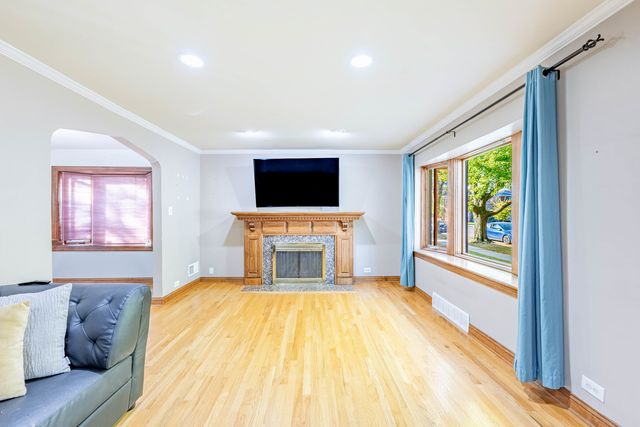 11017 S Campbell Avenue, Chicago, IL 60655