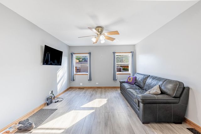 11017 S Campbell Avenue, Chicago, IL 60655