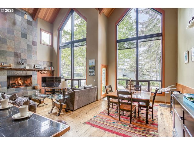 3360 Nw OCEANVIEW Dr, Newport, OR 97365