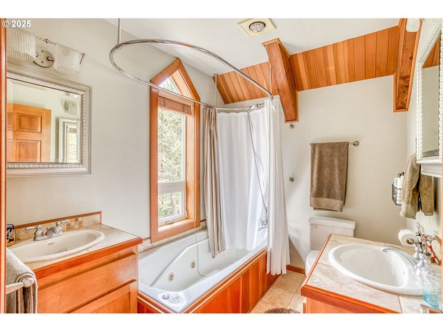 3360 Nw OCEANVIEW Dr, Newport, OR 97365