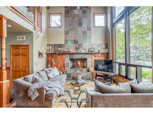 3360 Nw OCEANVIEW Dr, Newport, OR 97365
