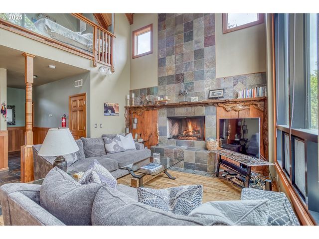 3360 Nw OCEANVIEW Dr, Newport, OR 97365