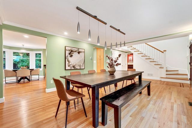 40 Wilson Rd, Bedford, MA 01730
