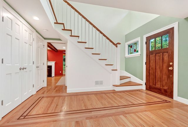 40 Wilson Rd, Bedford, MA 01730