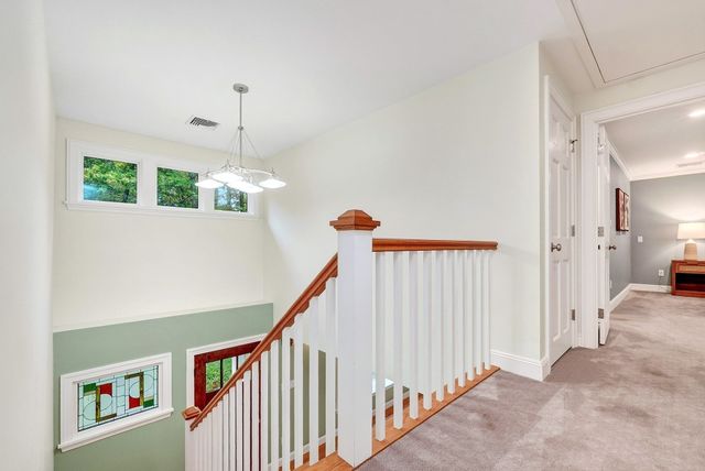 40 Wilson Rd, Bedford, MA 01730