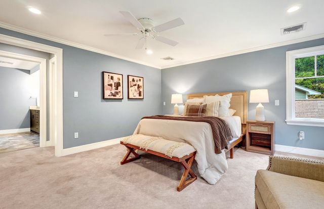 40 Wilson Rd, Bedford, MA 01730