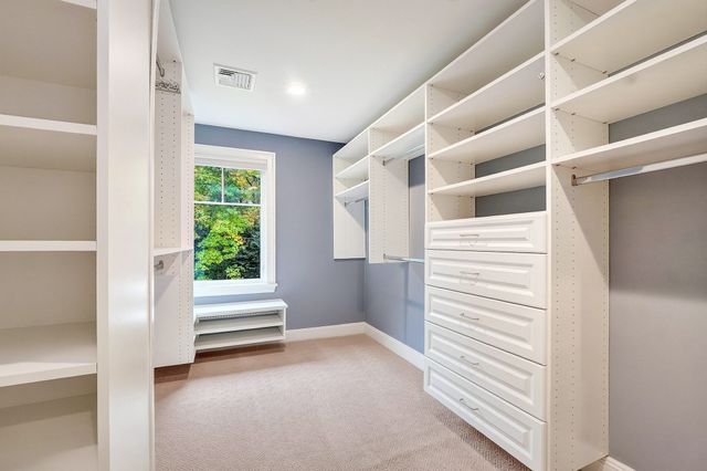 40 Wilson Rd, Bedford, MA 01730