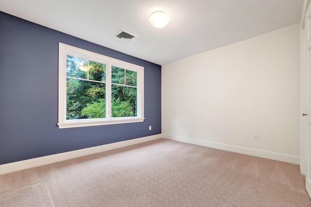 40 Wilson Rd, Bedford, MA 01730