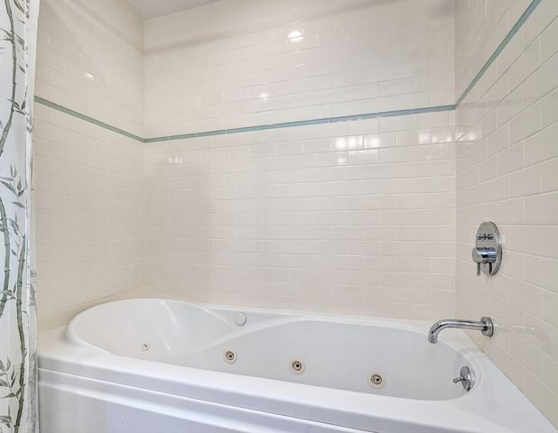 40 Wilson Rd, Bedford, MA 01730