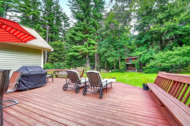 40 Wilson Rd, Bedford, MA 01730