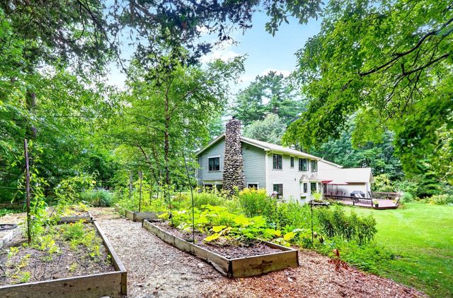 40 Wilson Rd, Bedford, MA 01730