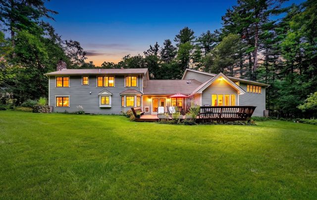 40 Wilson Rd, Bedford, MA 01730