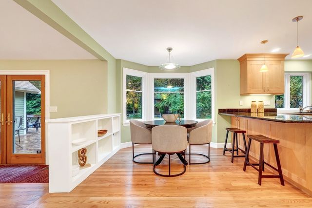 40 Wilson Rd, Bedford, MA 01730