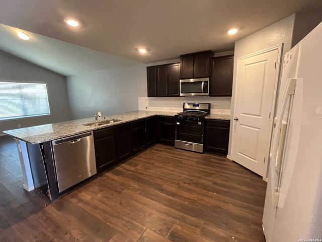 8167 Falcon Meadow, Converse, TX 78109