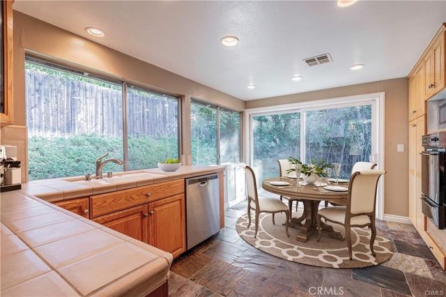 22840 Sparrowdell, Calabasas, CA 91302