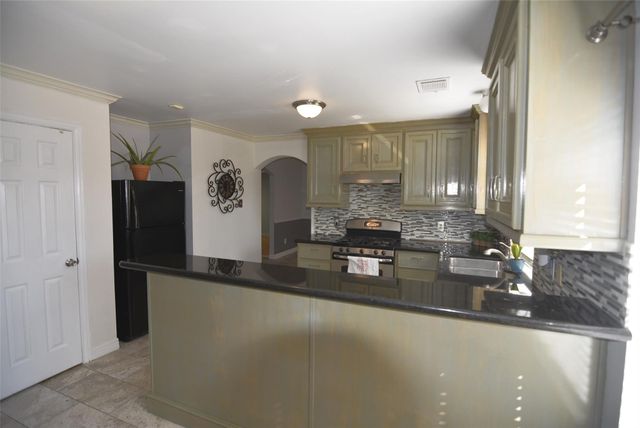 7423 River Pines Drive, Cypress, TX 77433