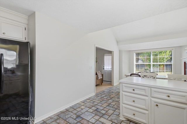 6016 Hawthorne Hill Road, Flowood, MS 39232