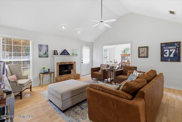 6016 Hawthorne Hill Road, Flowood, MS 39232