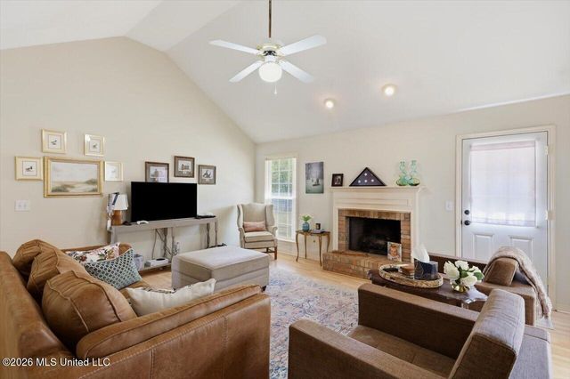 6016 Hawthorne Hill Road, Flowood, MS 39232