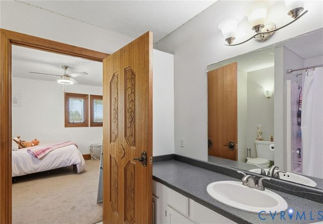 8416 Arnold Rd, Mechanicsville, VA 23111