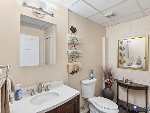 8416 Arnold Rd, Mechanicsville, VA 23111