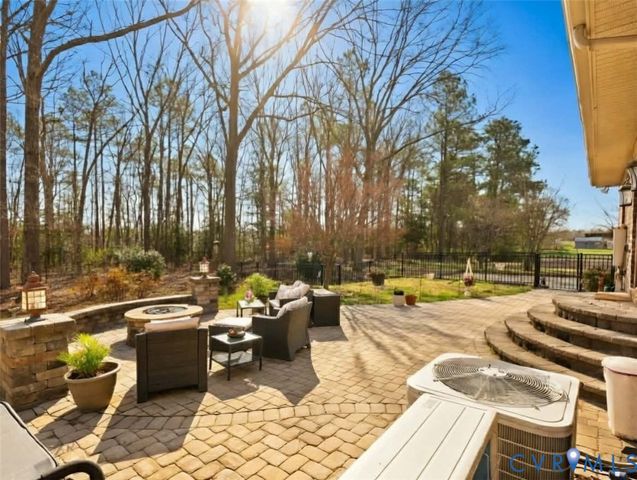 8416 Arnold Rd, Mechanicsville, VA 23111