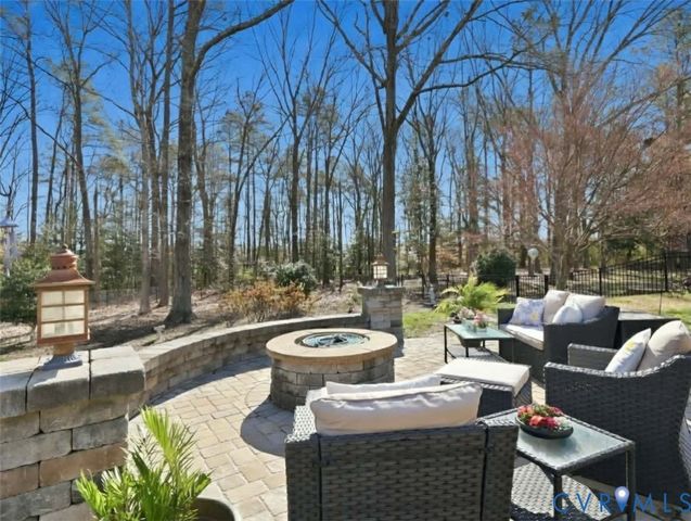 8416 Arnold Rd, Mechanicsville, VA 23111