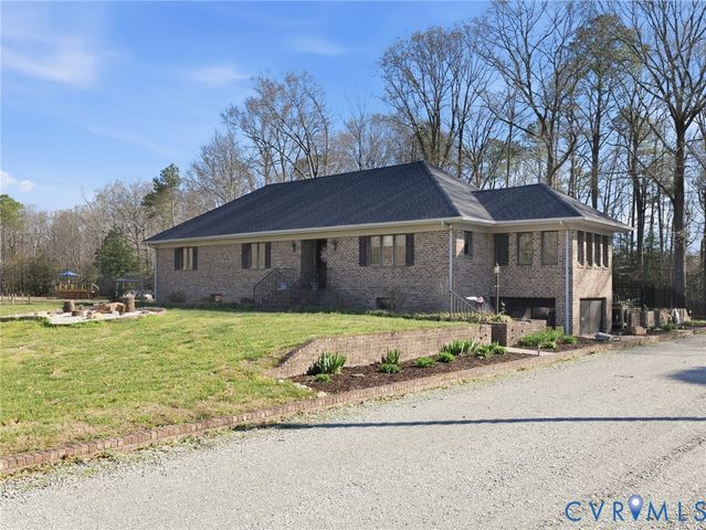 8416 Arnold Rd, Mechanicsville, VA 23111