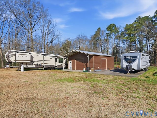 8416 Arnold Rd, Mechanicsville, VA 23111