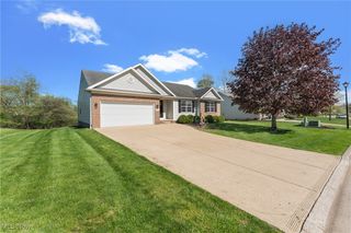 4662 Helmsworth Drive NE, Canton, OH 44714
