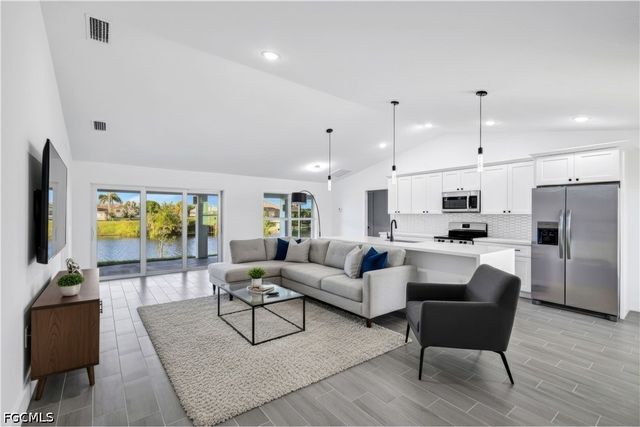 4110 NE 23rd PL, Cape Coral, FL 33909