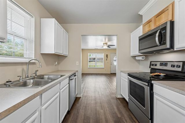 637 SW 11th Street, Blanchard, OK 73010