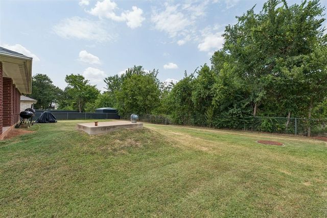 637 SW 11th Street, Blanchard, OK 73010