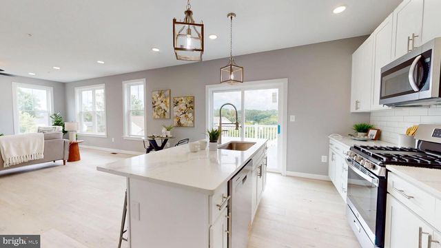 6516 GOLDEN RING RD, Rosedale, MD 21237