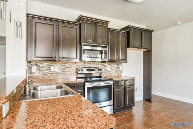 128 Lazy Oak Drive, New Market, AL 35761