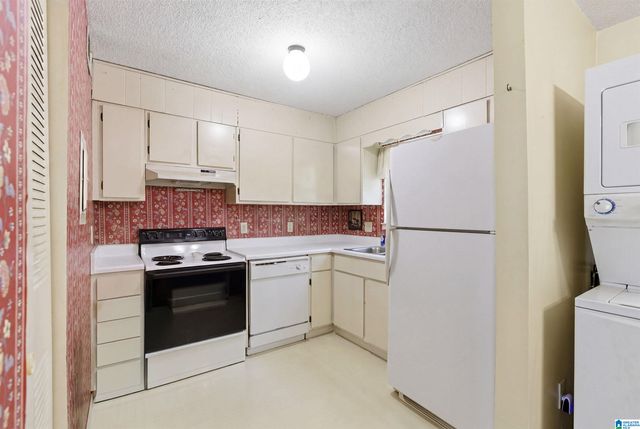 2831 Georgetown Dr Apt C, Hoover, AL 35216